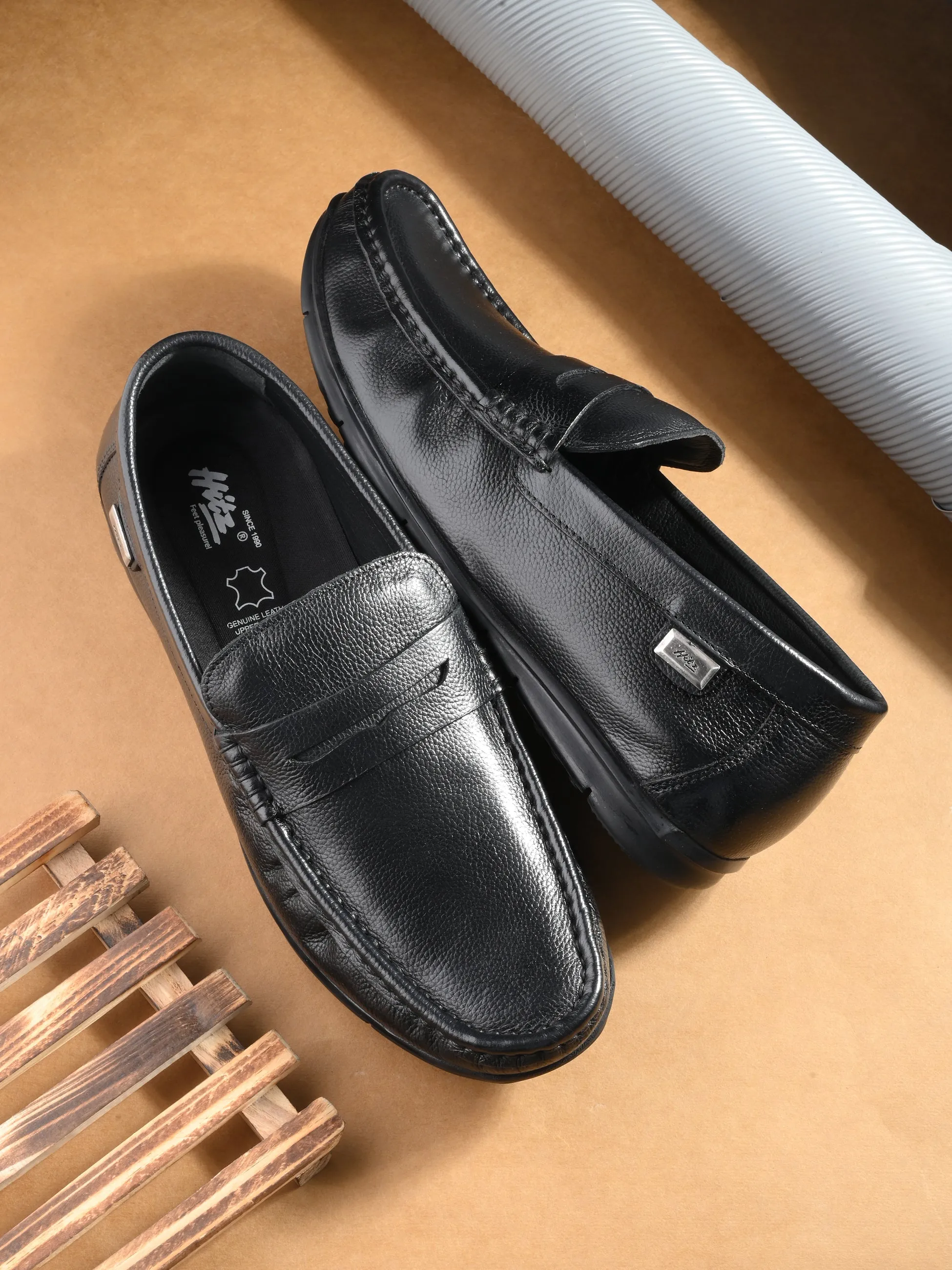 Hitz Men's Black Leather Casual loafers