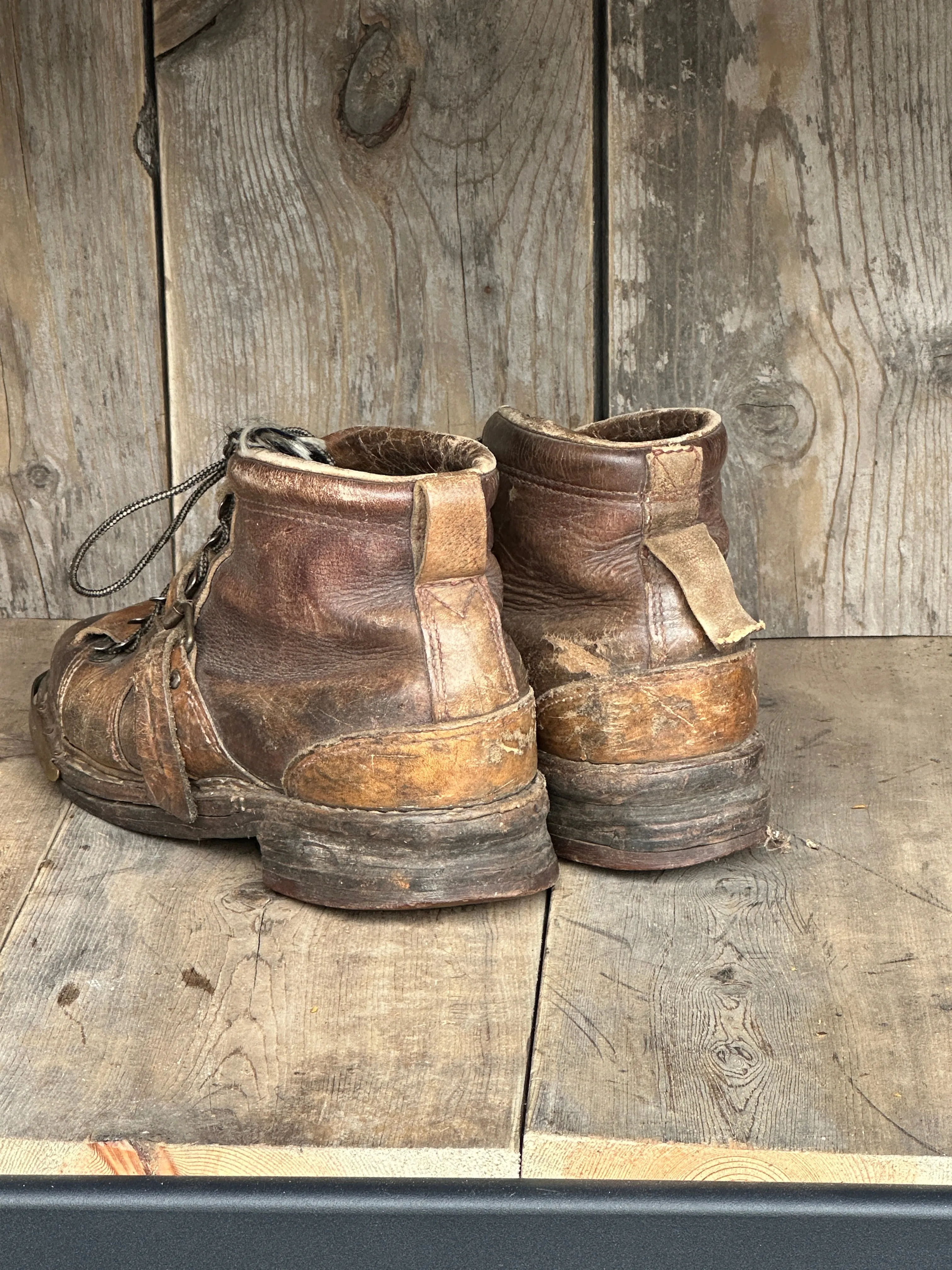 Two-tone Leather Ski Boots - Vintage